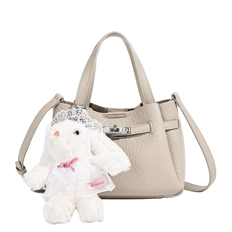 Litchi patterned handbag autumn and winter crossbody bag, European and American retro commuting, with plush pendant as a gift