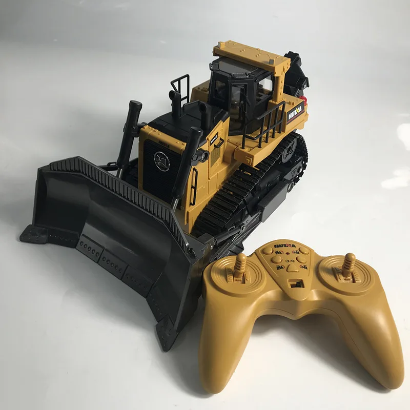 Huina New 664 Heavy-Duty Bulldozer Remote Control Bulldozer Engineering Vehicle Track Type Children'S Toy Shovel Birthday Gift