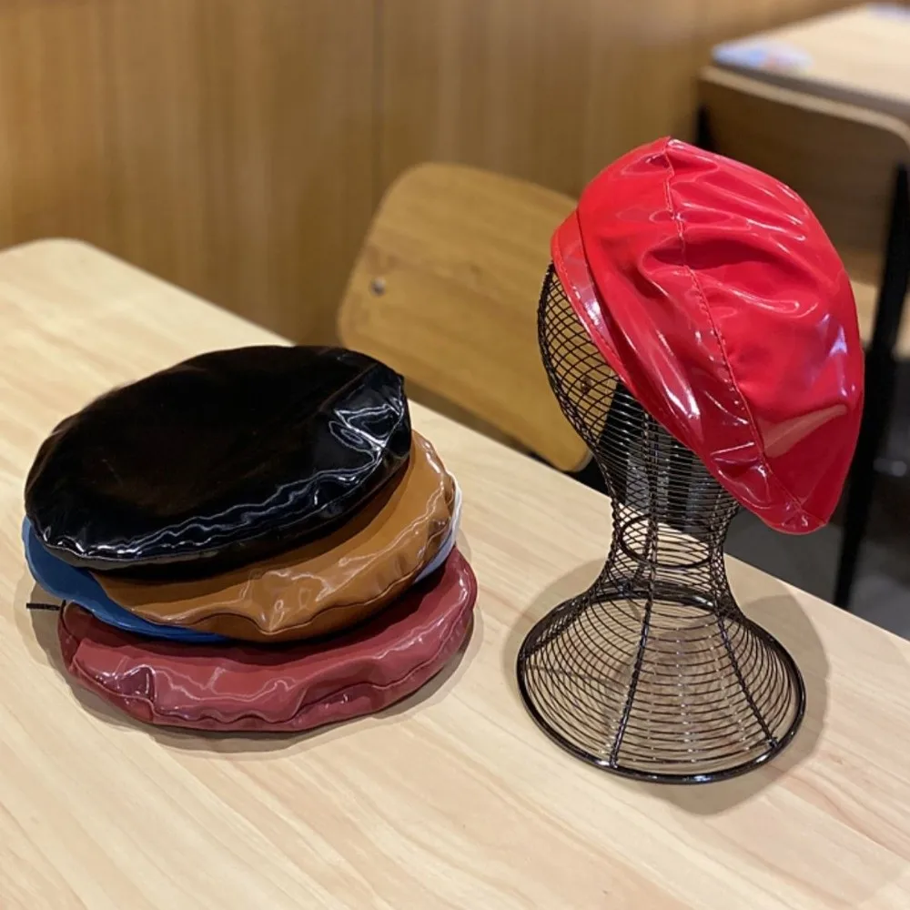 

Trendy Versatile PU Leather Beret Korean Style Solid Color Glossy Leather Beret Retro Bright Painter Beret Cap for Men and Women