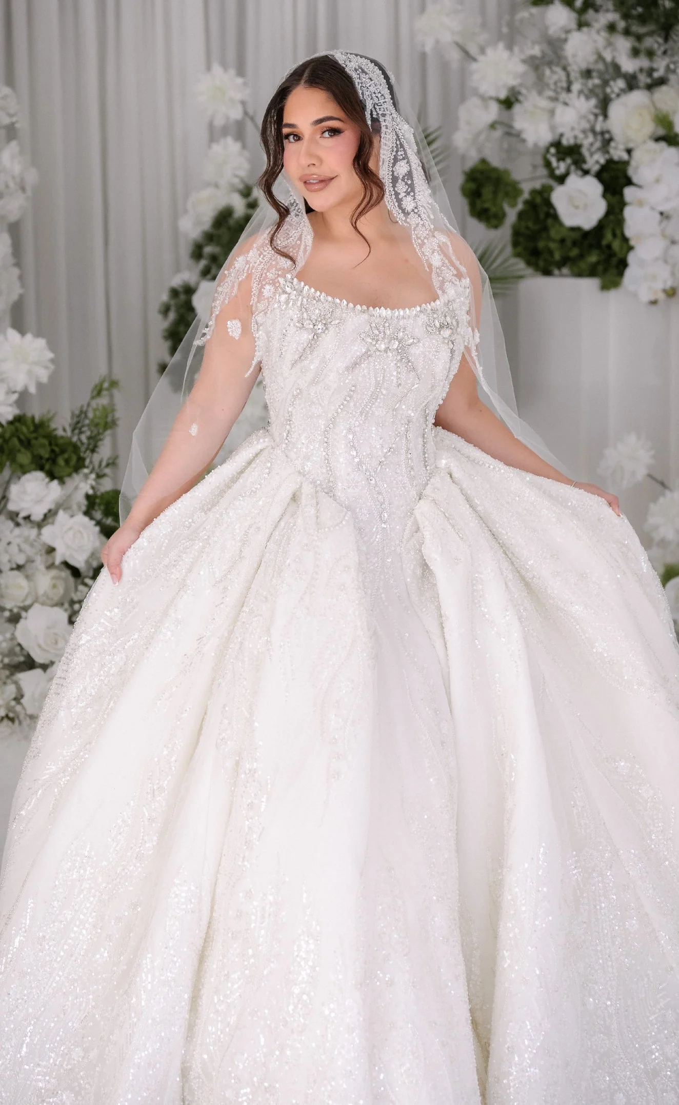 

Роскошное свадебное платье больших размеров с бисером и пышной юбкой, со шлейфом-катедрал, с блестящими пайетками, вырезом «сердечко», для невесты, на заказ