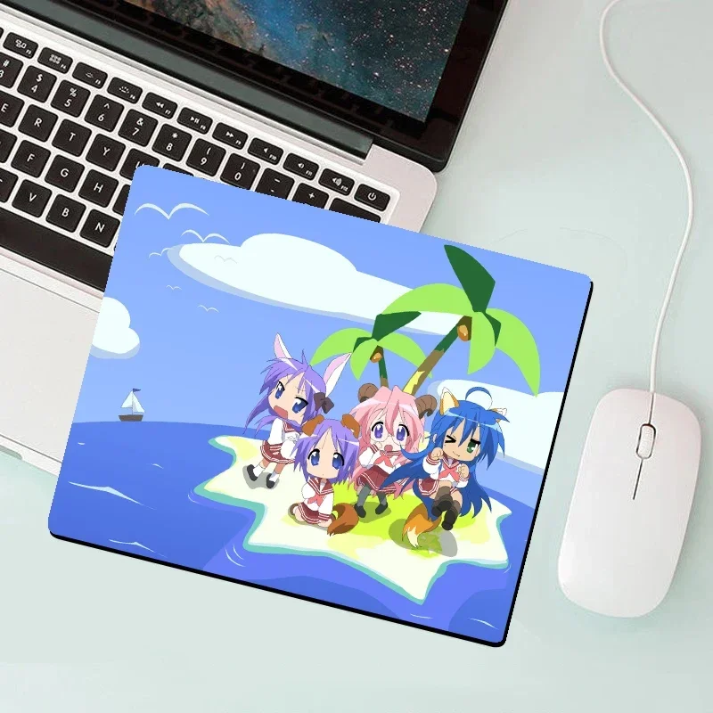 CIFBUY Lucky Star Izumi Konata Anime Mousepad, Small Gaming Mouse Pad for Gaming Desk Bedroom Office, Non-slip