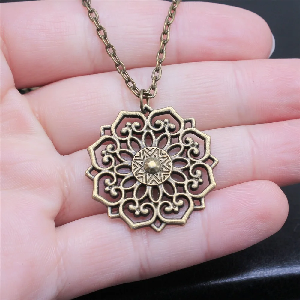 Collar con colgante de flor para mujer, Color bronce antiguo, 31x31mm, envío directo