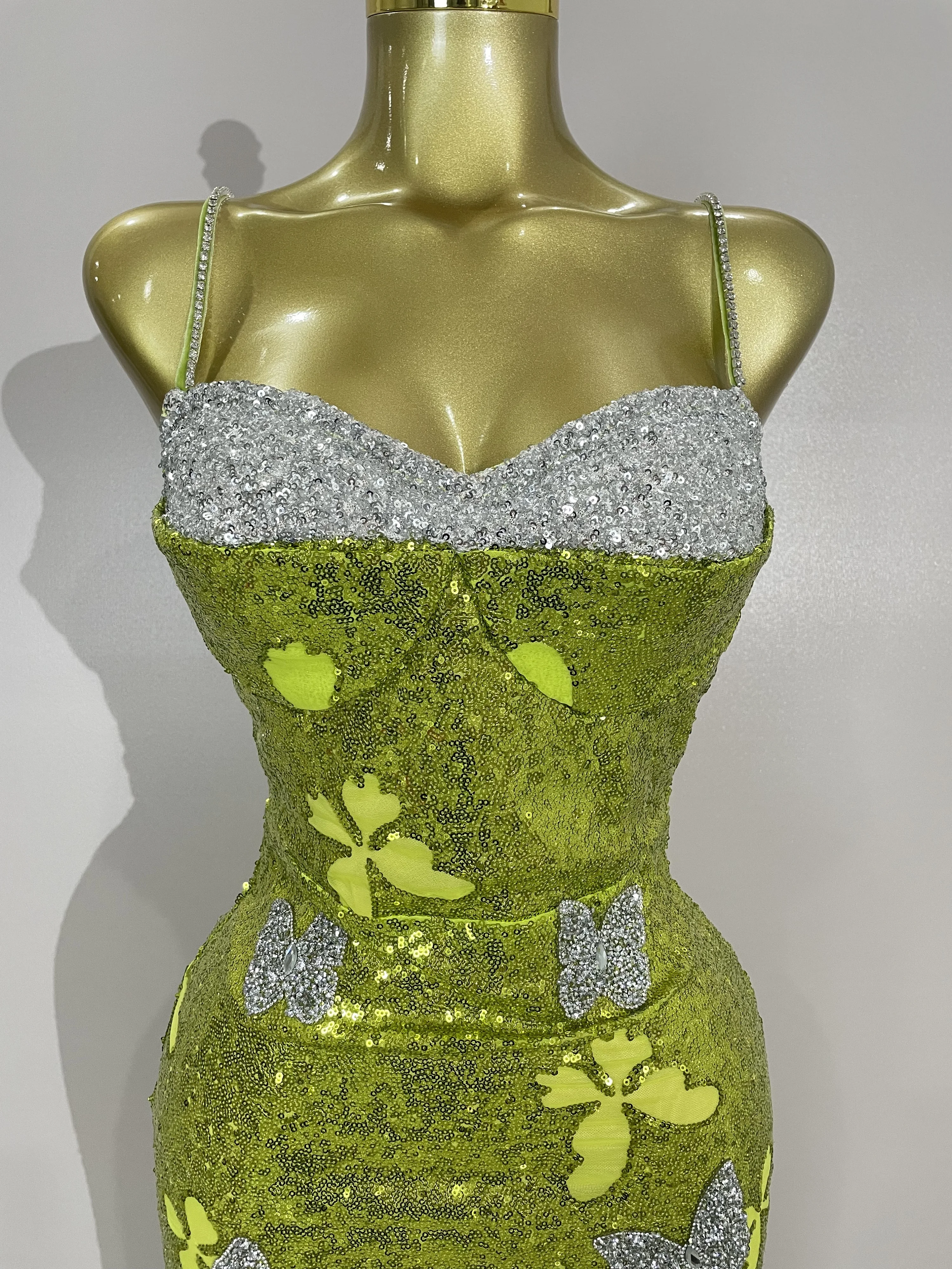 Elegancka, błyszcząca, kryształowa, seksowna sukienka bodycon z dekoltem typu halter, długa, w kolorze zielonym, damska, na wieczór, urodziny, wesele, dla gościa.