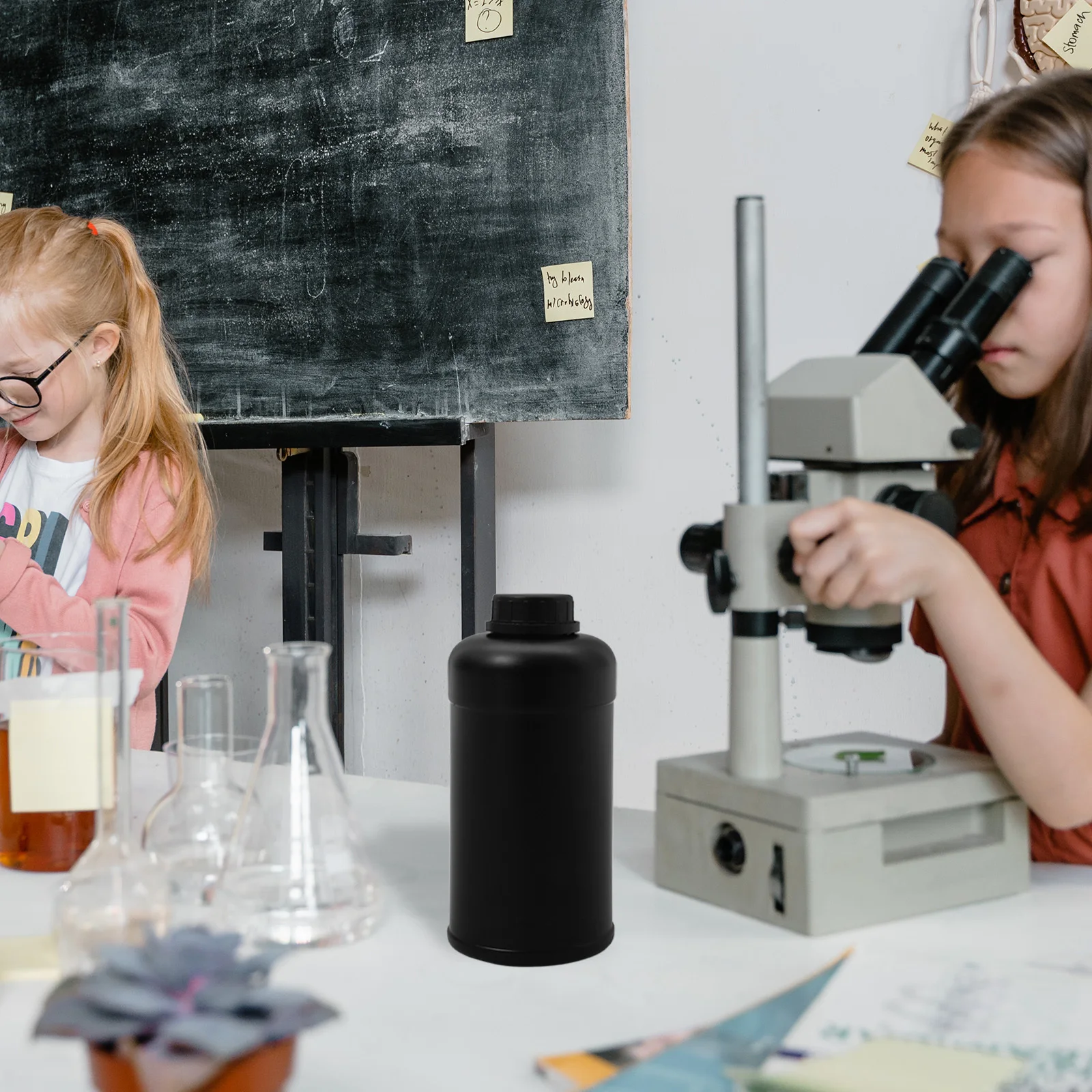 

4Pcs Laboratory Sample Bottle 1000Ml Clear Plastic Chemical Resistant Reusable Storage Container for Ink Reagents and Liquids