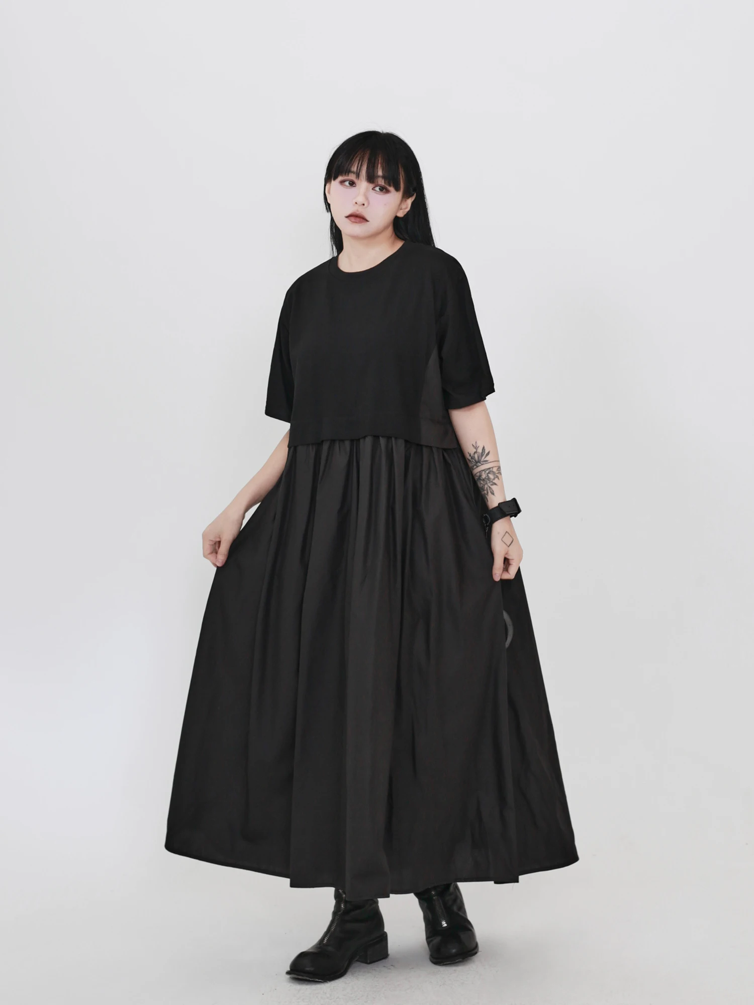 

Slimming Effect Loose Commute Black Long Dress Splice Style Fake Two-Piece Natural Waist Short Sleeve A-Line Dress