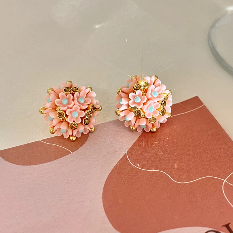 WLP Luxury Romantic Clusters Flower Stud Earrings for Women Korean Fashion Girls Floral Petal Metal Pretty Earring Jewelry Gift