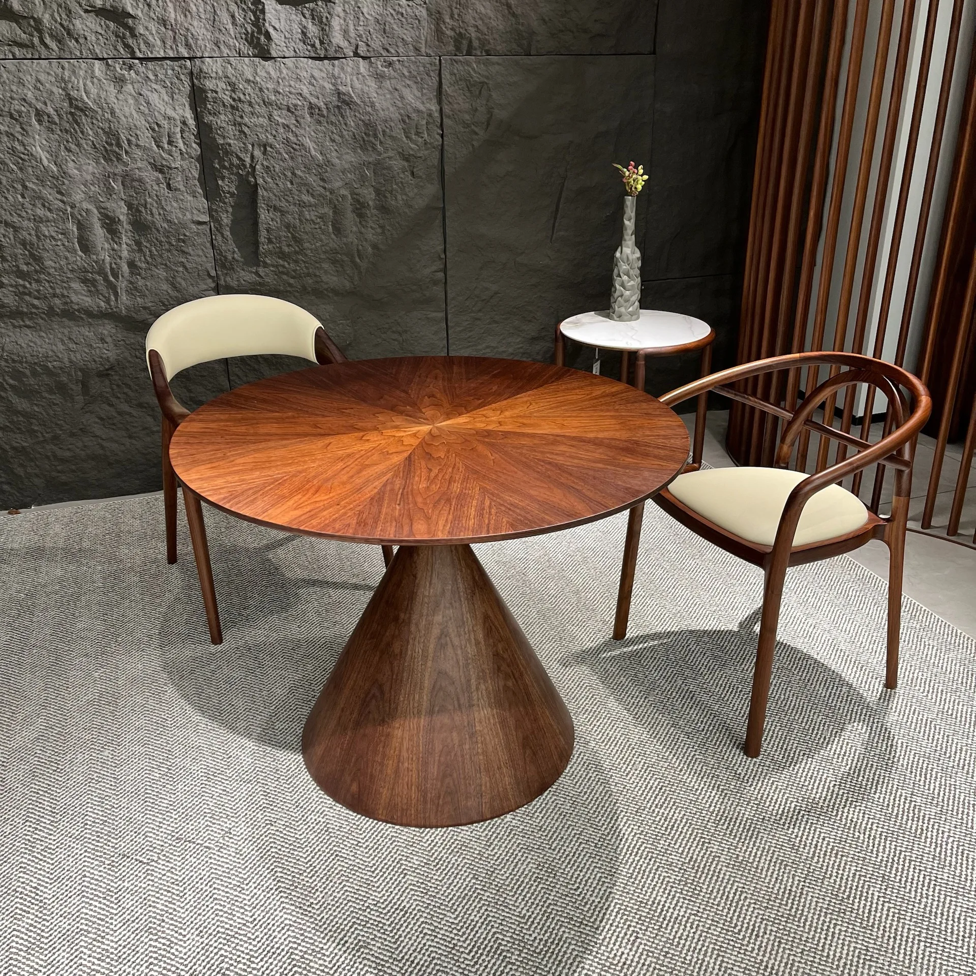 Walnut Small Round Table Hotel Clubhouse Villa Restaurant Box Lobby Office Negotiation Table Tea Leisure Table and Chair
