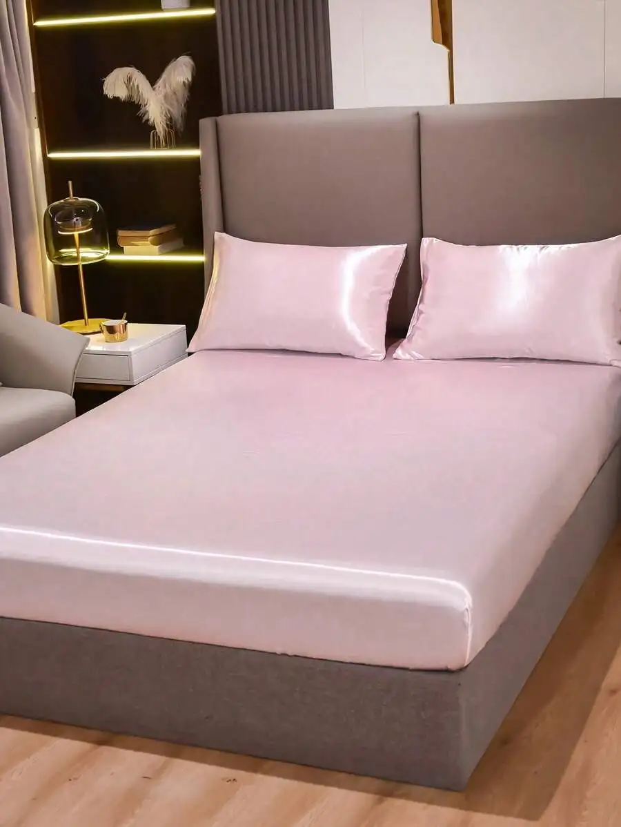 

Комплект из 3 предметов: однотонный розовый атласный пододеяльник с 1 наволочкой и 2 наволочками для подушек