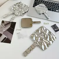 Miroir à main haute définition de beauté, miroir de maquillage argenté de forme liquide, miroir de vanité de voyage à la mode pour la maison 3