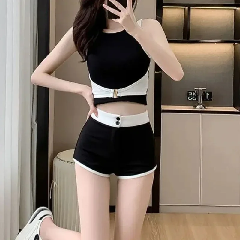 

Женские короткие комплекты из 2 предметов, майка в корейском стиле, пляжная классика, новинка в тон, повседневные особенности, женские шорты