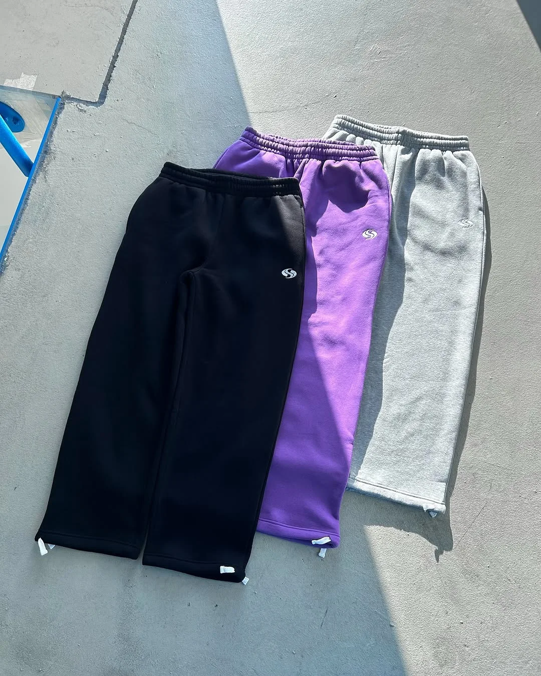 

Y2k high street pants Solid color embroidered pattern simple sweatpants Men's and women's stretch sports pants casual streetwear
