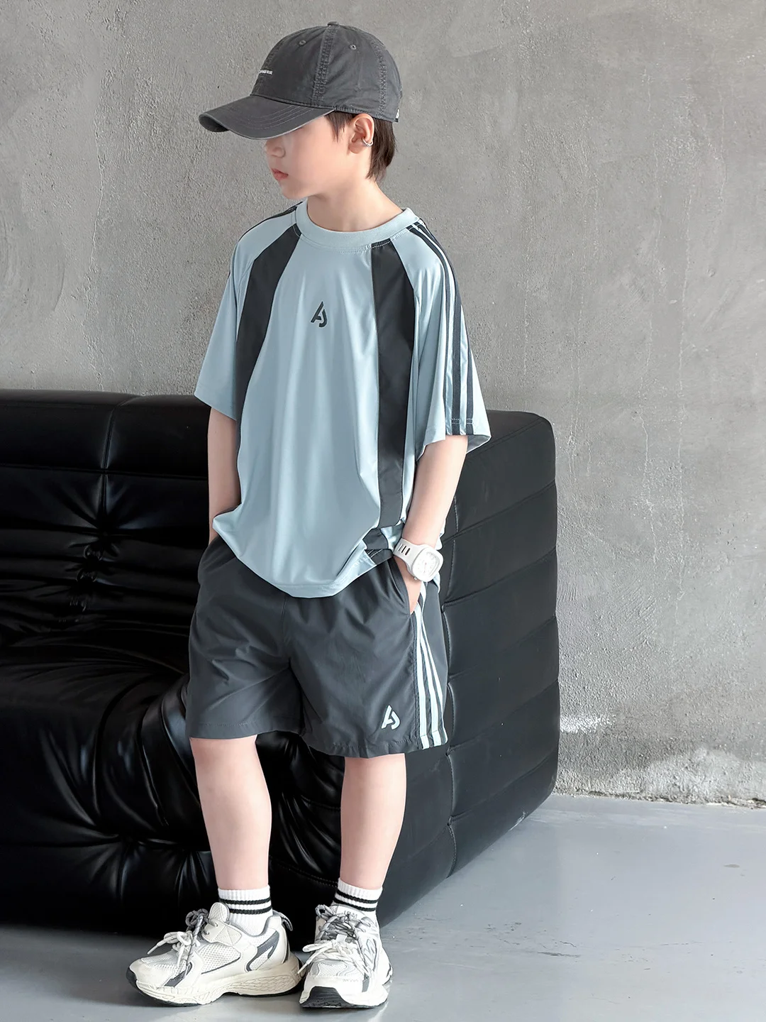 completo-sportivo-a-maniche-corte-ad-asciugatura-rapida-per-ragazzi-nuovo-stile-estivo-completo-estivo-sottile-a-mezza-manica-in-due-pezzi-fresco-e-alla-moda