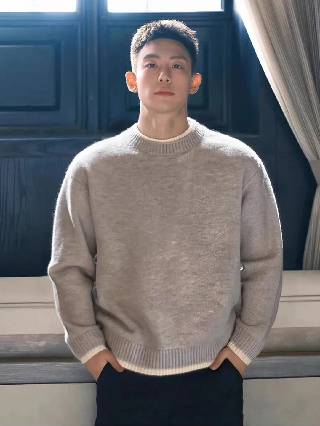 

Мужской зимний трикотажный джемпер с круглым вырезом, имитирующий двухслойную одежду, в корейском стиле, свободного кроя, молодежный, модный, для ношения под одеждой.