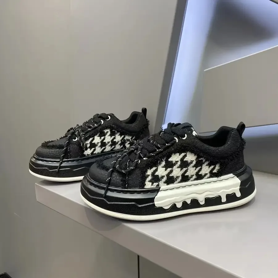 

Houndstooth Platform Sneakers - Height Increase Shoes with Thick Sole Low-Top Lace-Up Round Toe Suitable for Casual Streetwear
