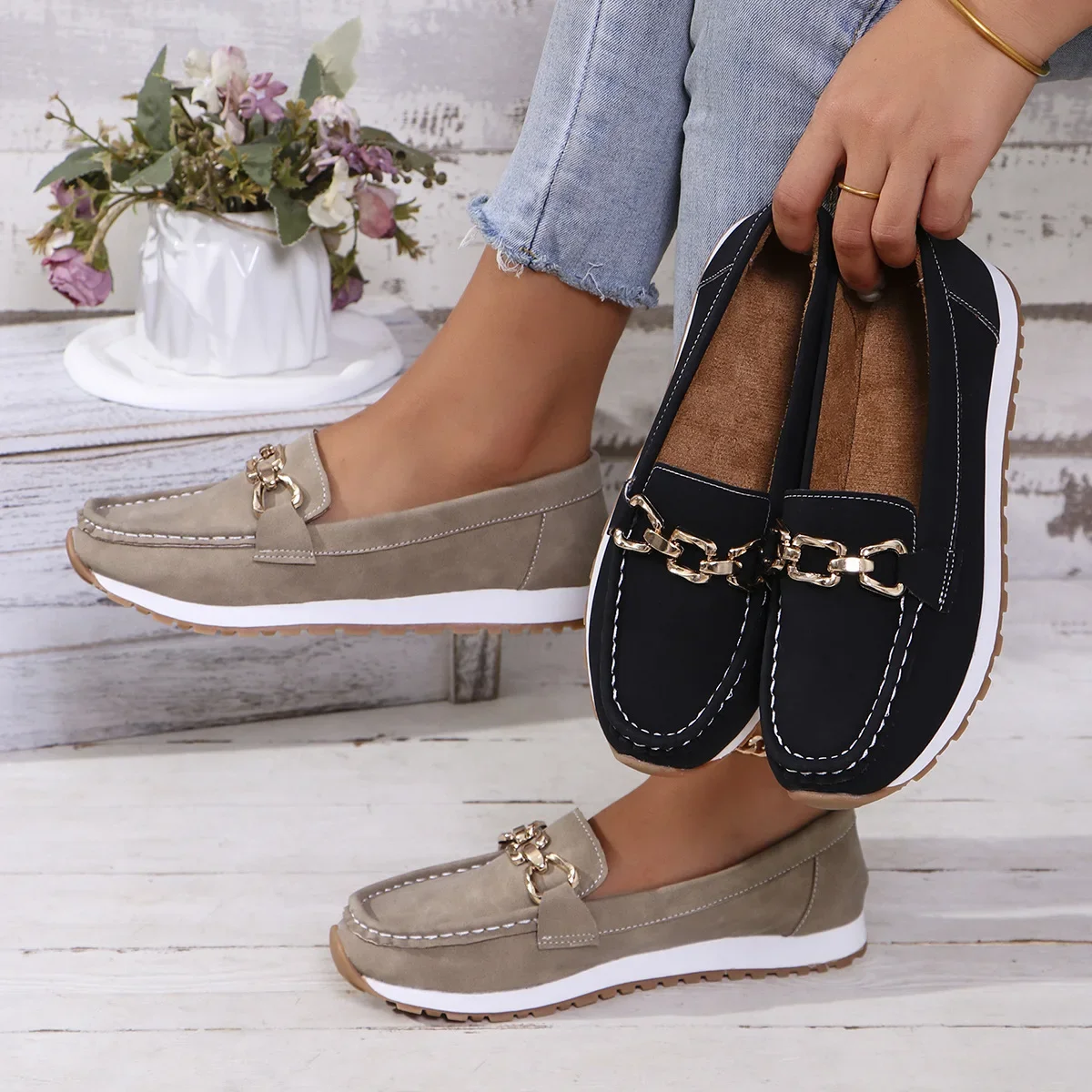 

Single shoes women's 2026 autumn new metal chain flat bottom platform casual shoes