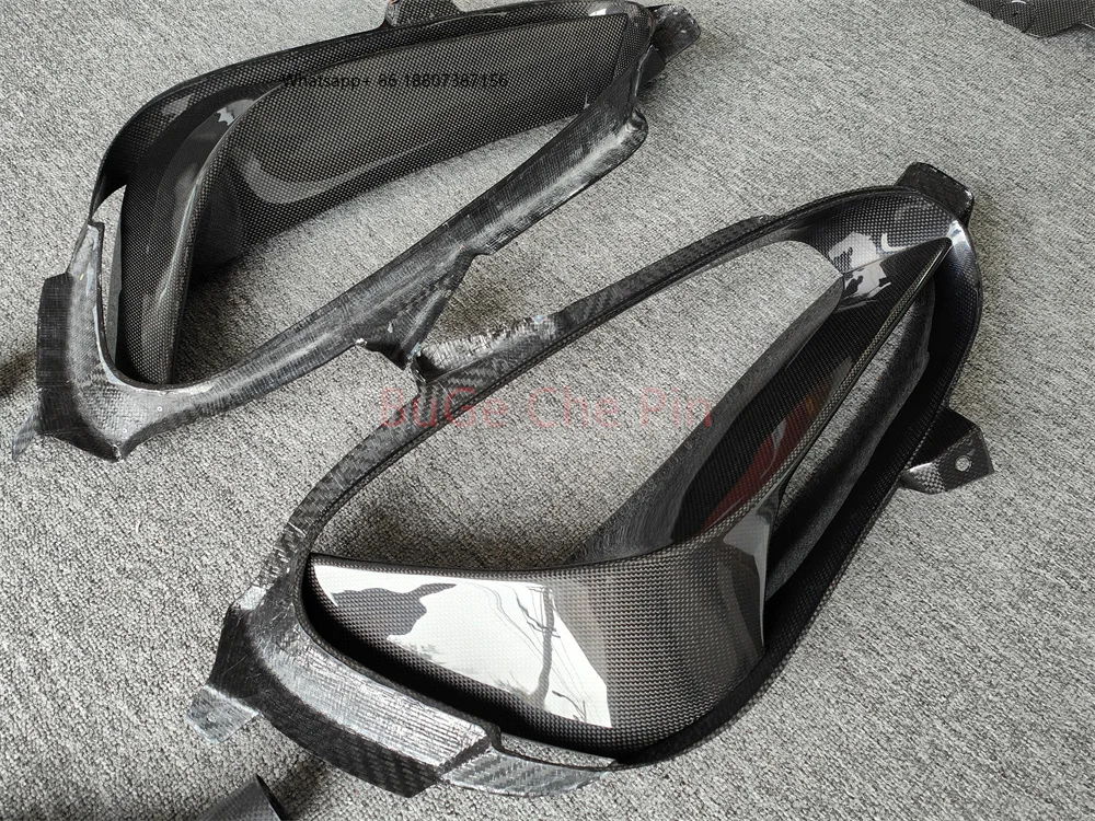 

Dry Carbon Fiber 2020 to 2022 SF90 OEM Style Rear Fender Side Vents Fit for SF90 Rear Fender Side Vents