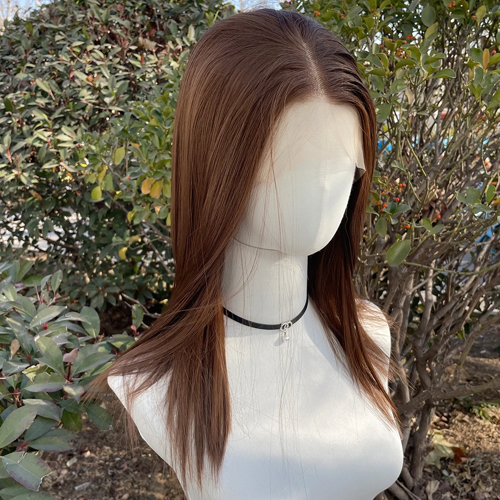 Jasnobrązowe, syntetyczne peruki typu lace front 13x4 do ramion dla kobiet, bezklejowe peruki syntetyczne o gęstości 150%, z naturalną linią włosów.