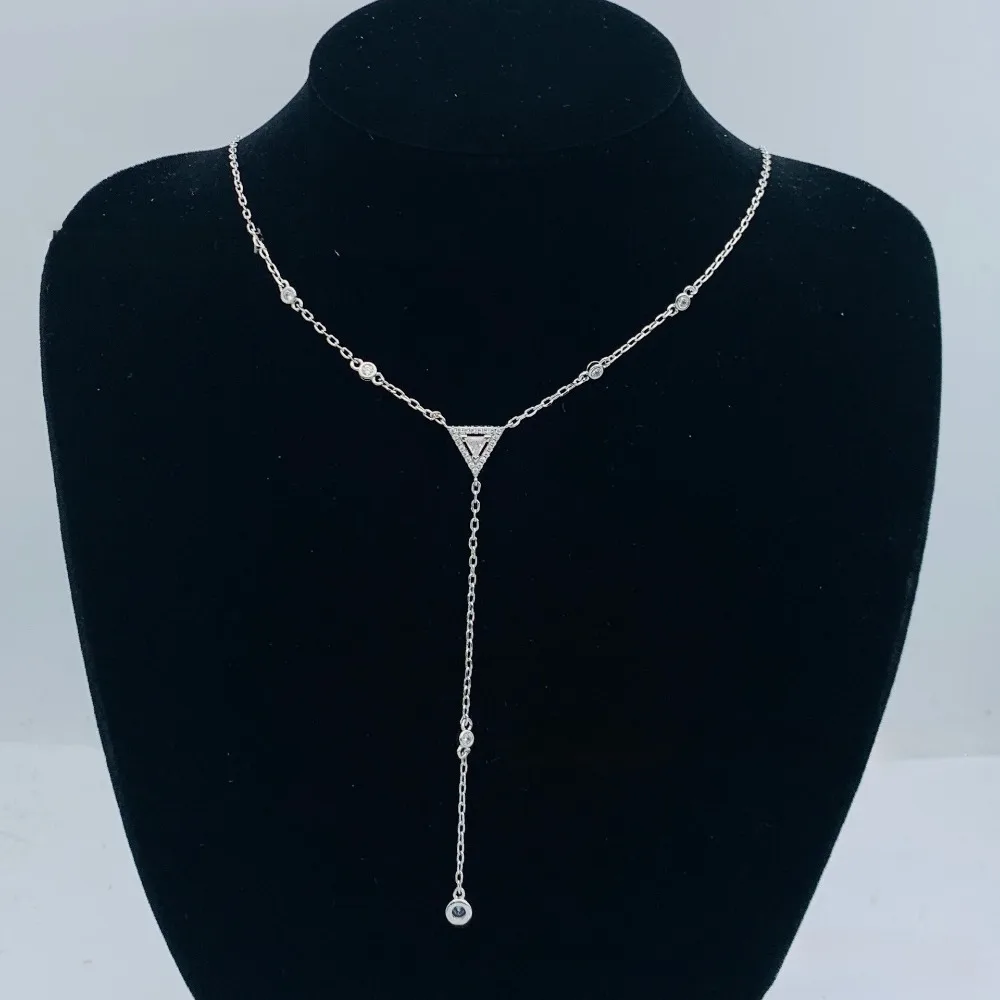 

Новое женское ожерелье с французским цирконом 2025 года, сверкающий полый дизайн, похожий с бриллиантами, легкий роскошный галстук