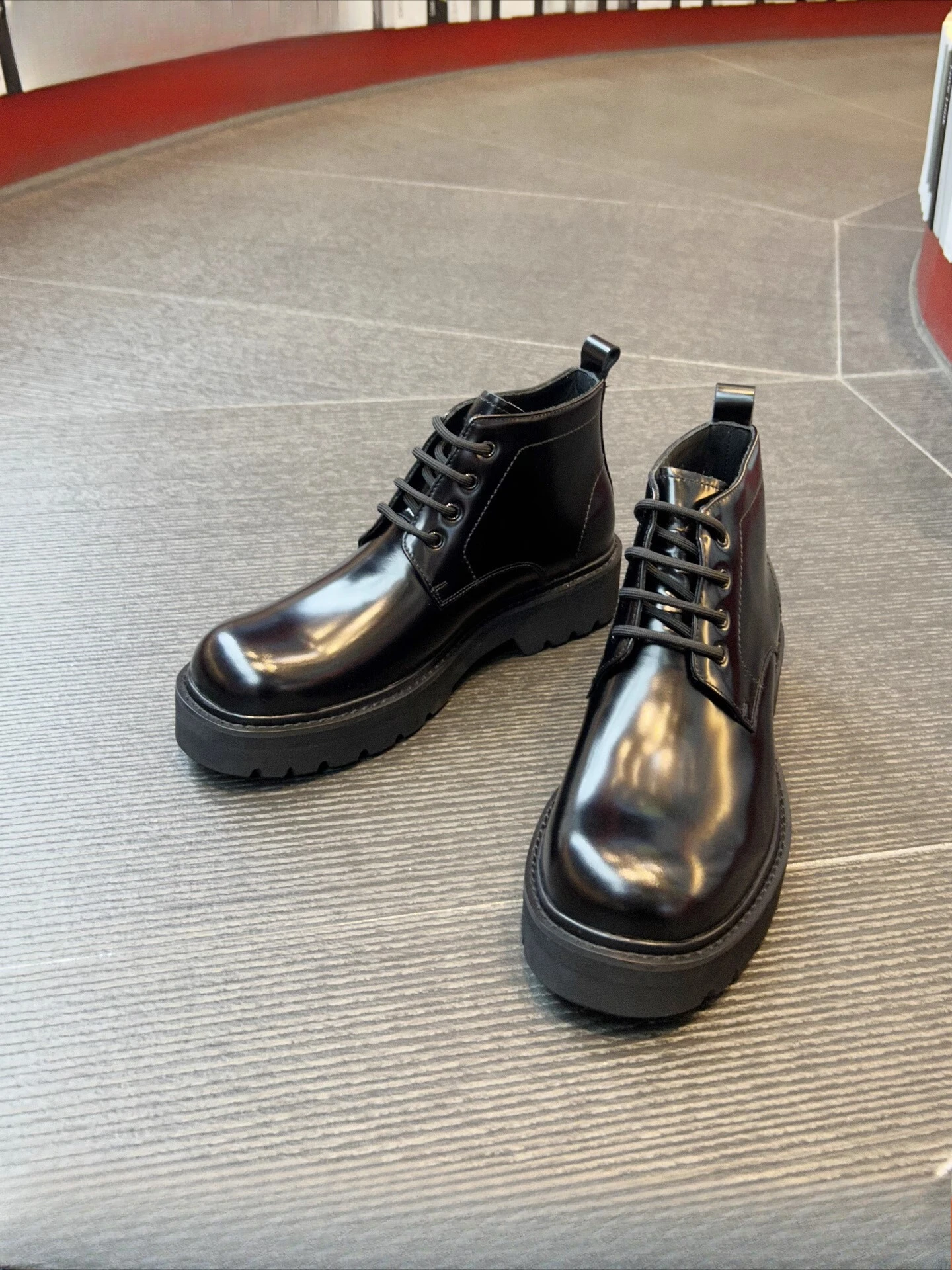 

Spring and Autumn new men's leather short boots, thick-soled high-top lace-up business casual boots fashionable men's shoes