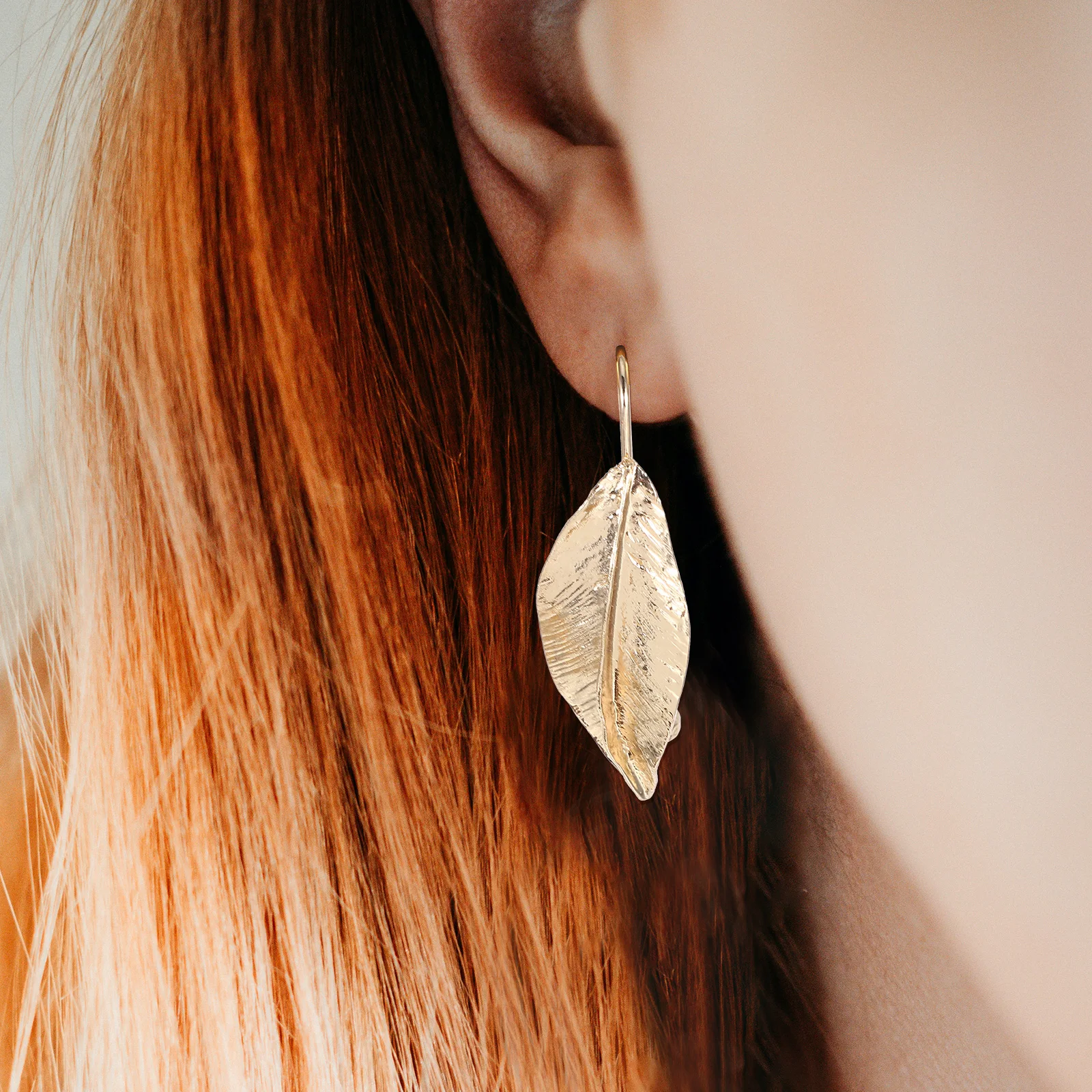 

Retro Leaf Earrings Elegant for Women Trendy Gold Rhinestones Dangling Alloy Drop Fashion Dangle Miss