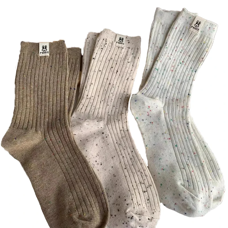 4-pairs dames cartoon bedrukte mid-tube sok modieuze gekleurde stipgaren zweetabsorberende ademende zachte comfortabele casual sok