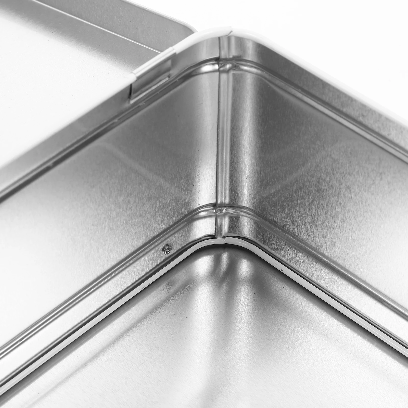 

1pcs Metal Lock Tin Box Vintage Iron Storage Box For Jewelry Coins Souvenirs Desktop Organizer Gift Case With Handle