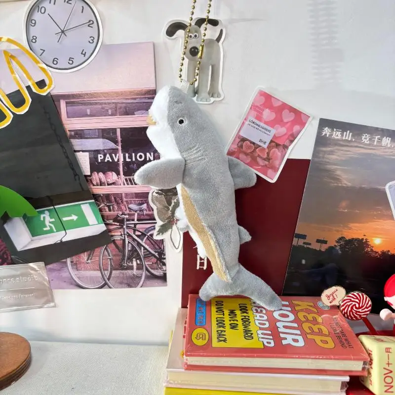 Leuke cartoon grijze haai pluche sleutelhanger mooie gevulde pop sleutelhanger tas hanger autosleutel houder hangende decoratie mooie geschenken