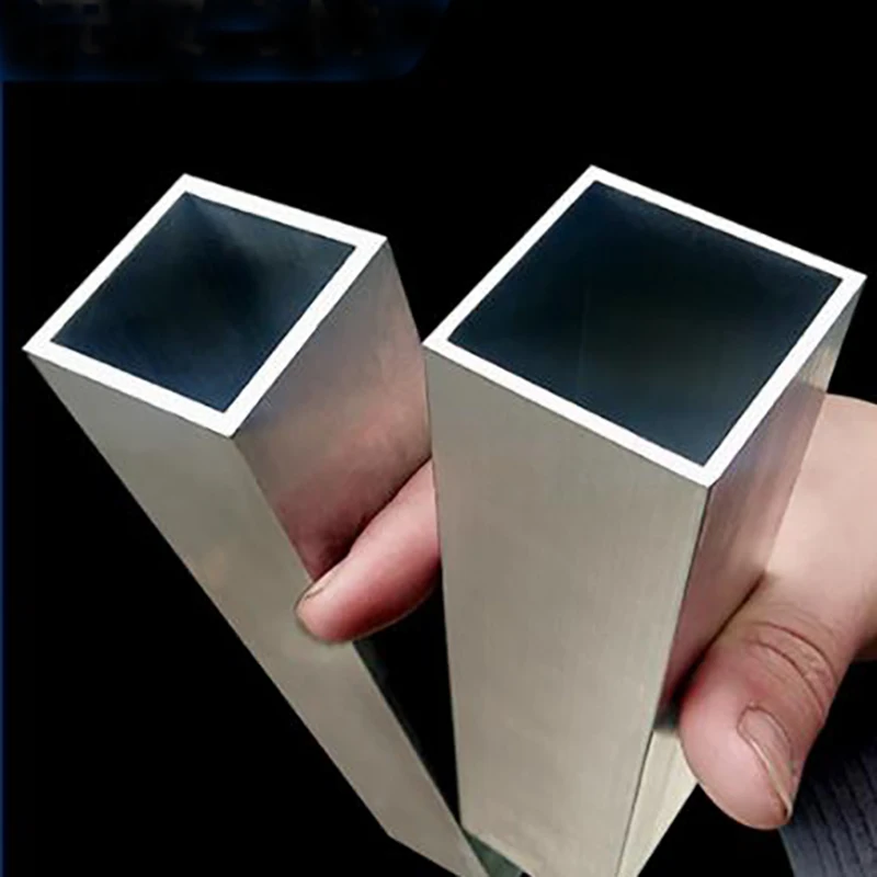 Tube carré en aluminium de différentes tailles 6 mm à 100 mm