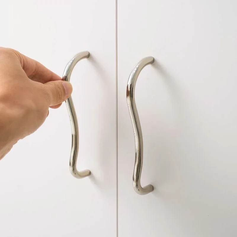 Creative Cabinet Door Handle Titanium Silver Irregular Cabinet Long Strip Thin Handle European Personalized Shoe Cabinet Handles