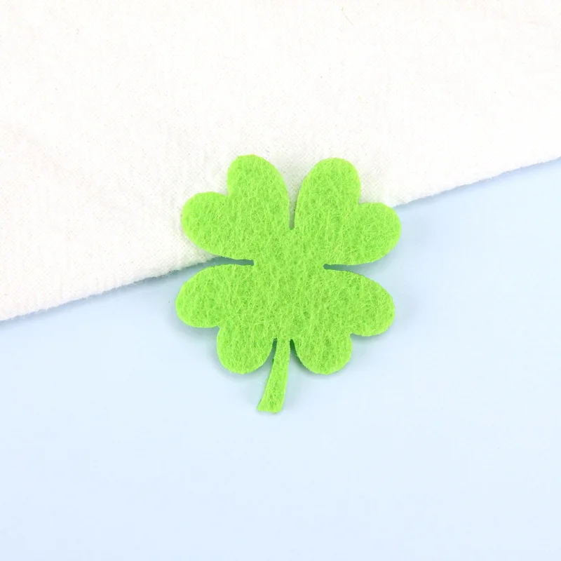 100 Stück 3*3,7CM St. Patrick's Day Filz Vierblättriges Kleeblatt Grünes Blatt DIY-Zubehör für Festliche Heim- & Partydekoration – Detail 5