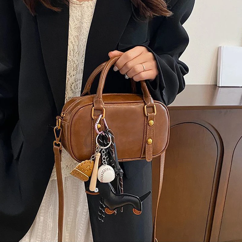 1 قطعة المعلقات الرجال والنساء خمر البني الخريف والشتاء الجلود السجق الكلب لأكياس الهاتف المحمول المفاتيح #6