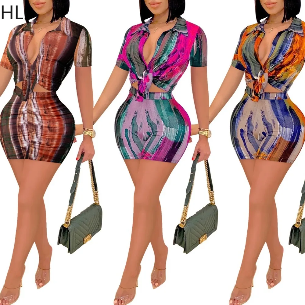 

HLJ Летний новый модный женский комплект из 2 предметов, укороченный топ с короткими рукавами и принтом тай-дай + шорты, одинаковая женская уличная одежда 2025