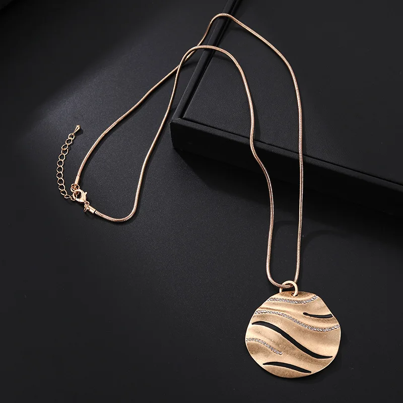 New style women's long necklace metal high-end fashion brushed oil dripping versatile simple necklace