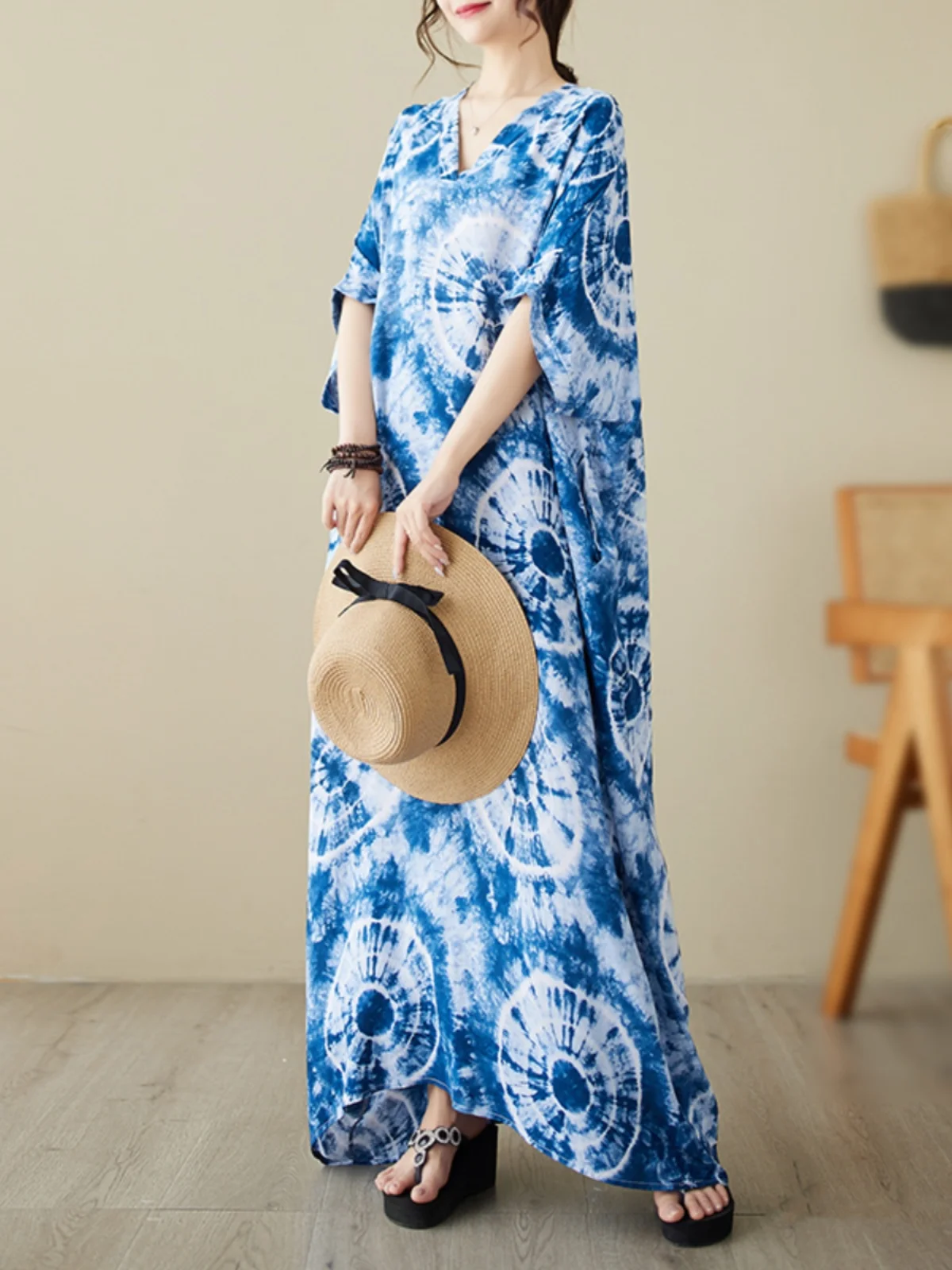 Letnia damska luźna sukienka z dekoltem w serek, nadrukiem, wiązana, długa, zwiewna, codzienna, do pracy, w stylu retro, wzór A-line.