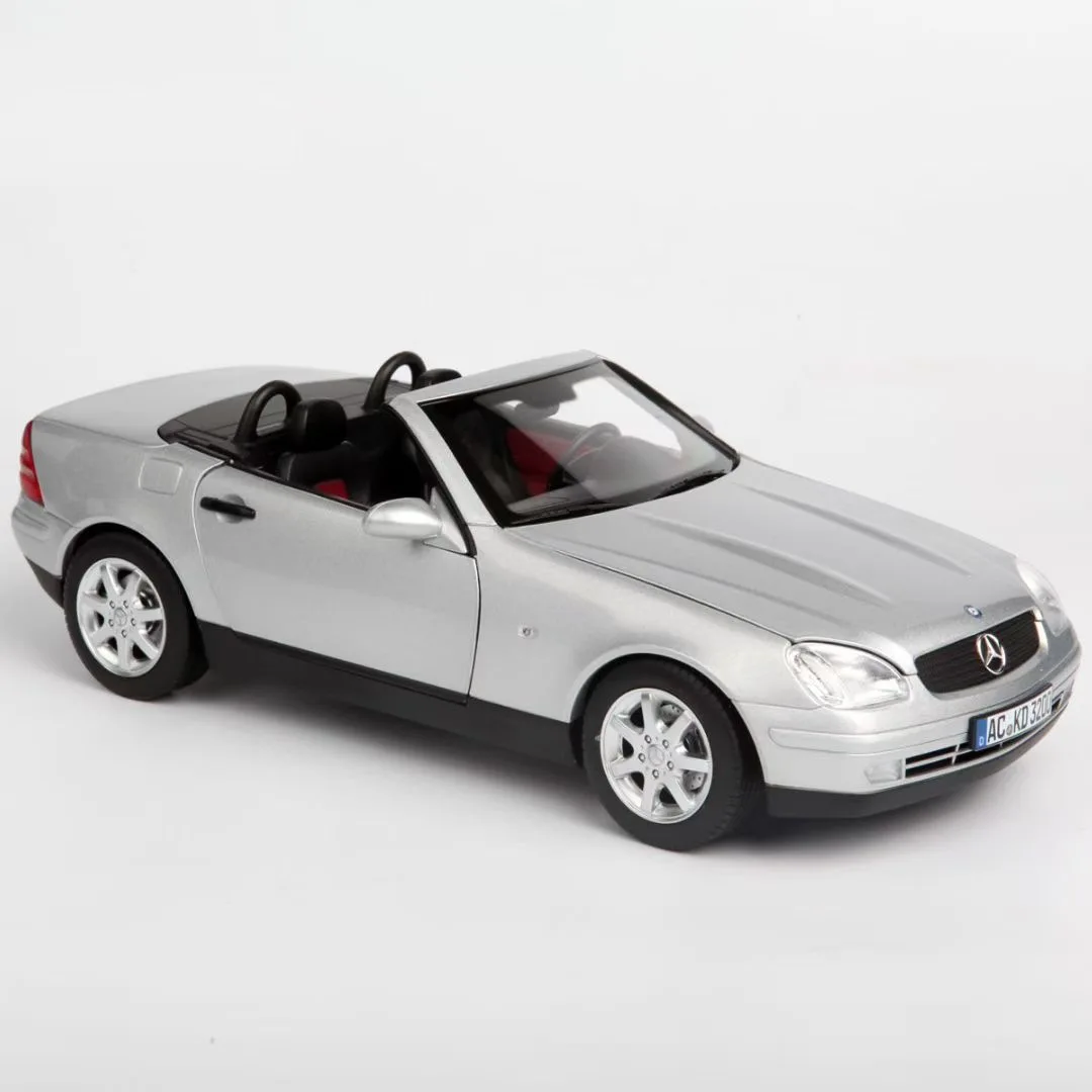 

1:18 Norev Norville Benz Slk 1996, полностью открытая модель автомобиля из сплава