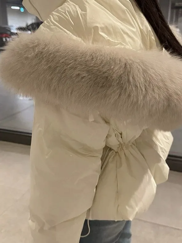 Chic Winter Short Coat Women's Fashion -Mimicking Large Fur Collar Waist-Cinching Warm Cotton Jacket Chinese Design