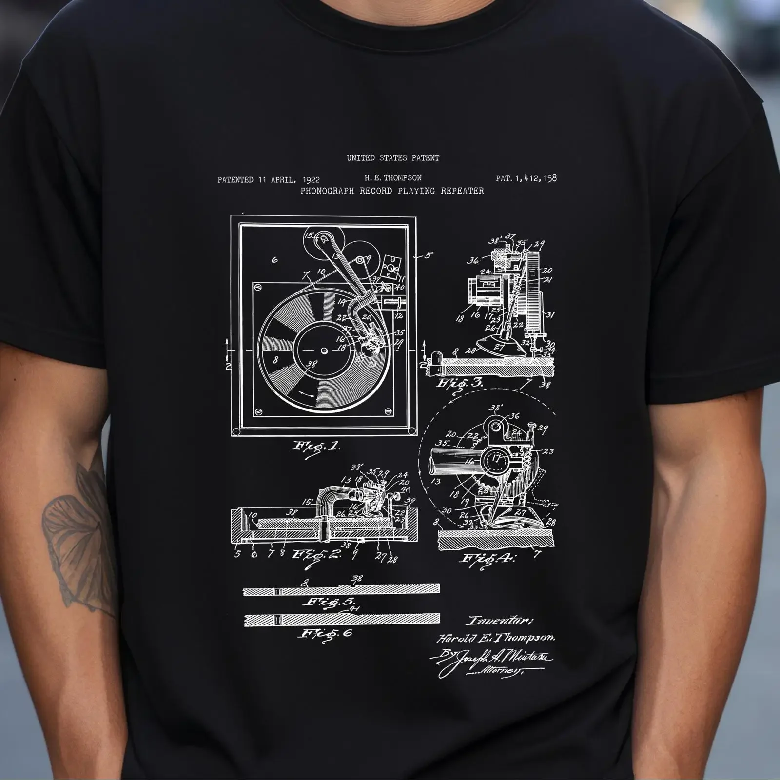 1922 US Patent Record Player T Shirt for Music Lover Audiophile Vinyl Collector Hi Fi Stereo Enthusiast  vintage Washed