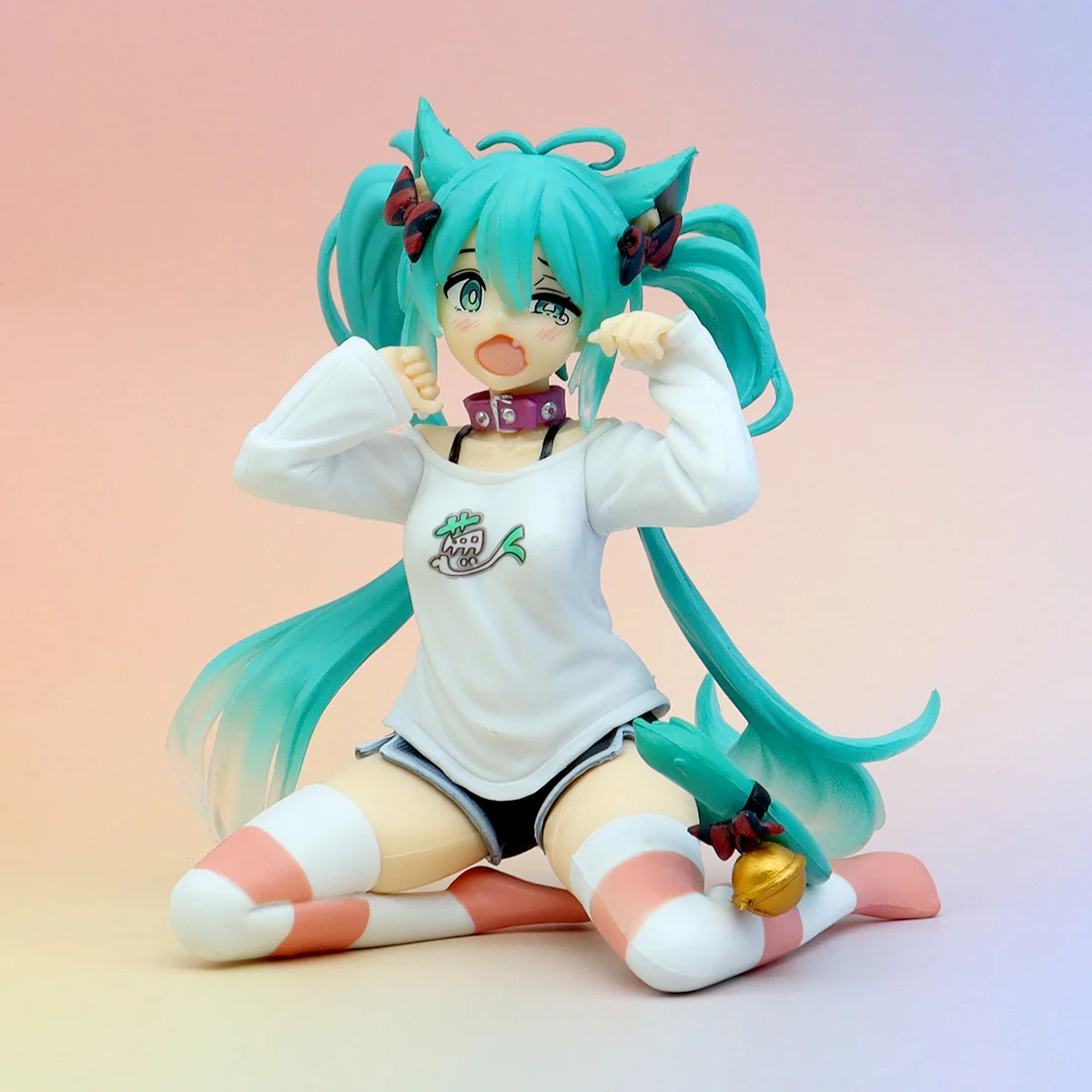 Hatsune Miku Anime Girl Figures Cat Ear Sitting Posture Short Sleeved Pajamas Model Figurines Car Decoration Doll Kids Toys Gift