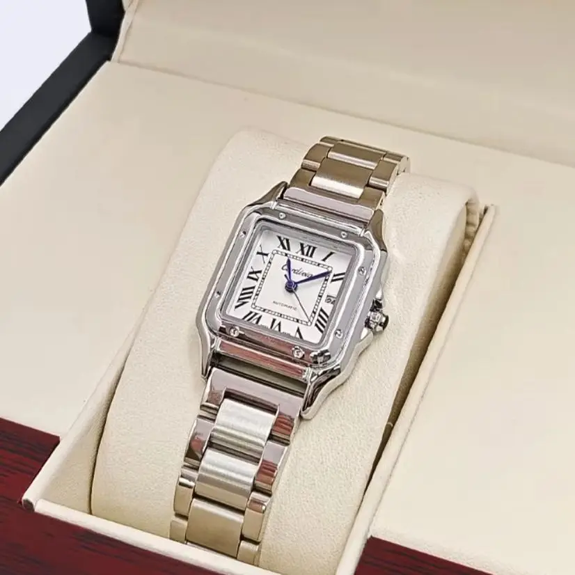 Light Luxury Small Square Women's Watch, High-Value Women's Watch, Luxurious, Fashionable, Casual, Simple, Compact, Trendy Watch for Female Students, European and American Style Quartz Wristwatch, Versatile for Daily Commuting, Dating, and Work, High-Value Ins-Style Niche Watch, Gift-Worthy Women's Wristwatch