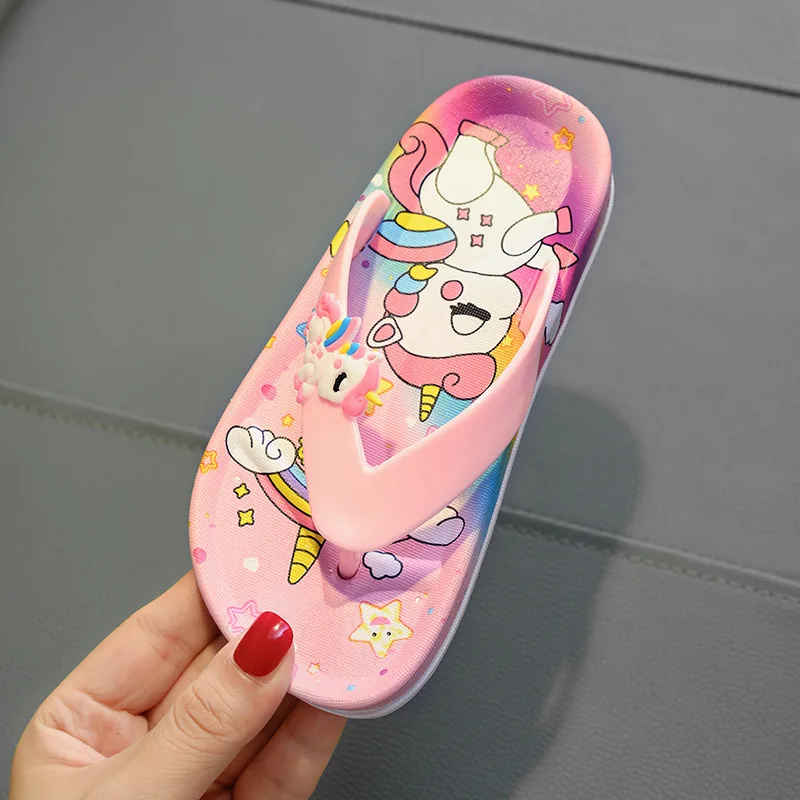 Chanclas bonitas de unicornio para niñas, sandalias antideslizantes para baño interior del hogar, zapatos planos de playa con Clip de princesa para niños, verano 2022