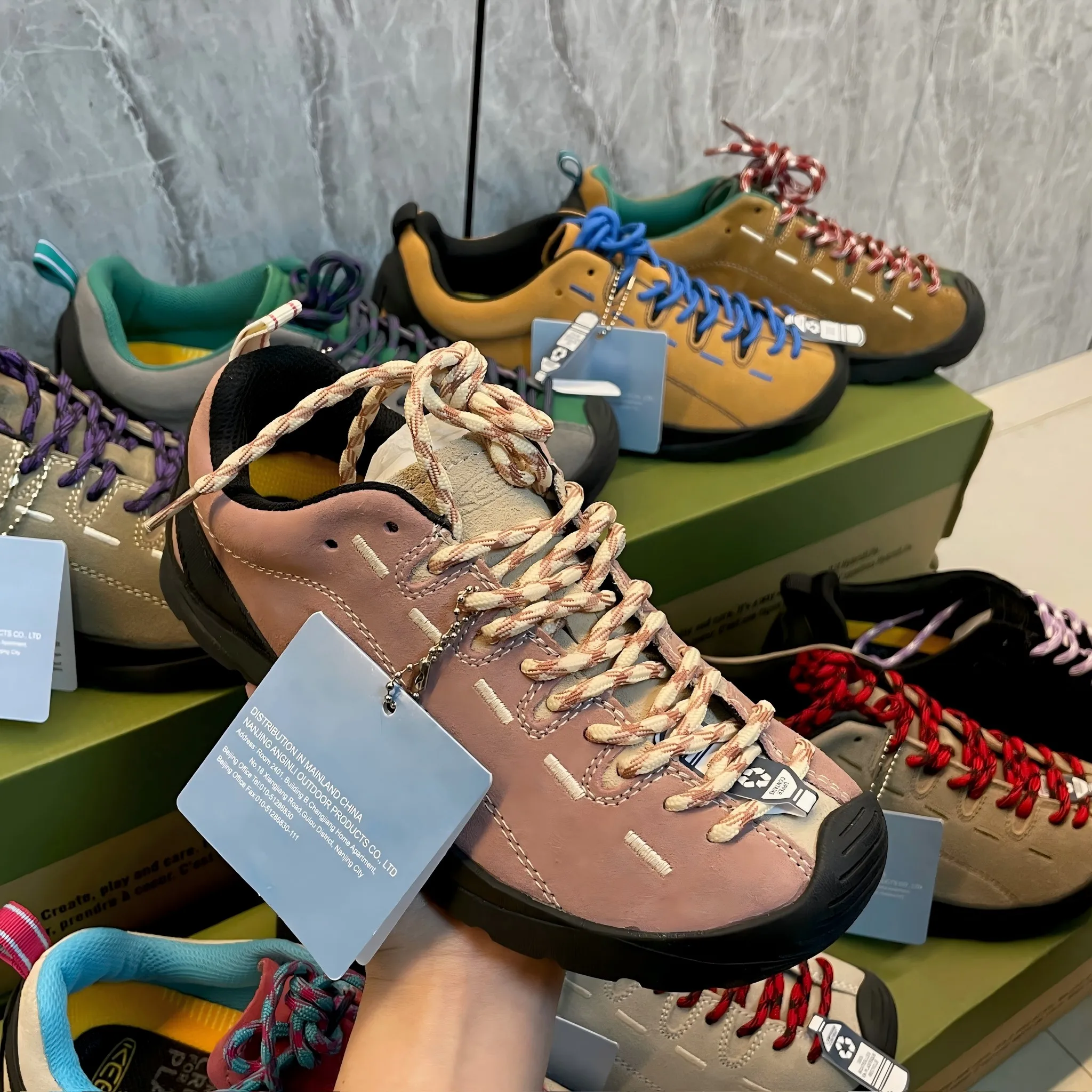 New men's hiking shoes men's breathable lace-up hiking shoes men's cushioning outdoor hiking travel sports shoes