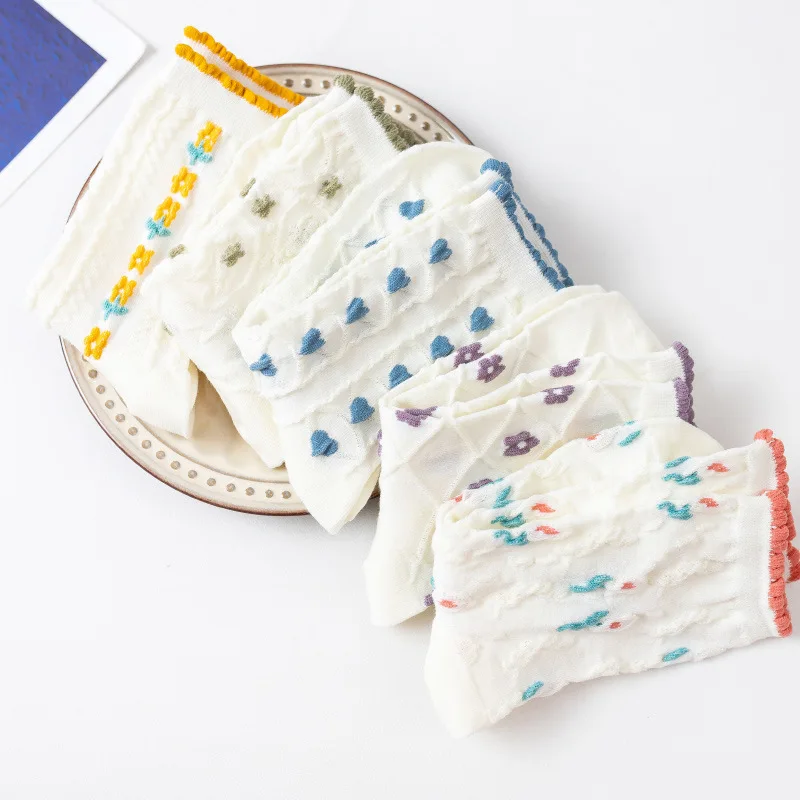 

5 pairs Autumn winter simple comfortable women's socks cute retro floral mid length stockings fashion versatile women's socks