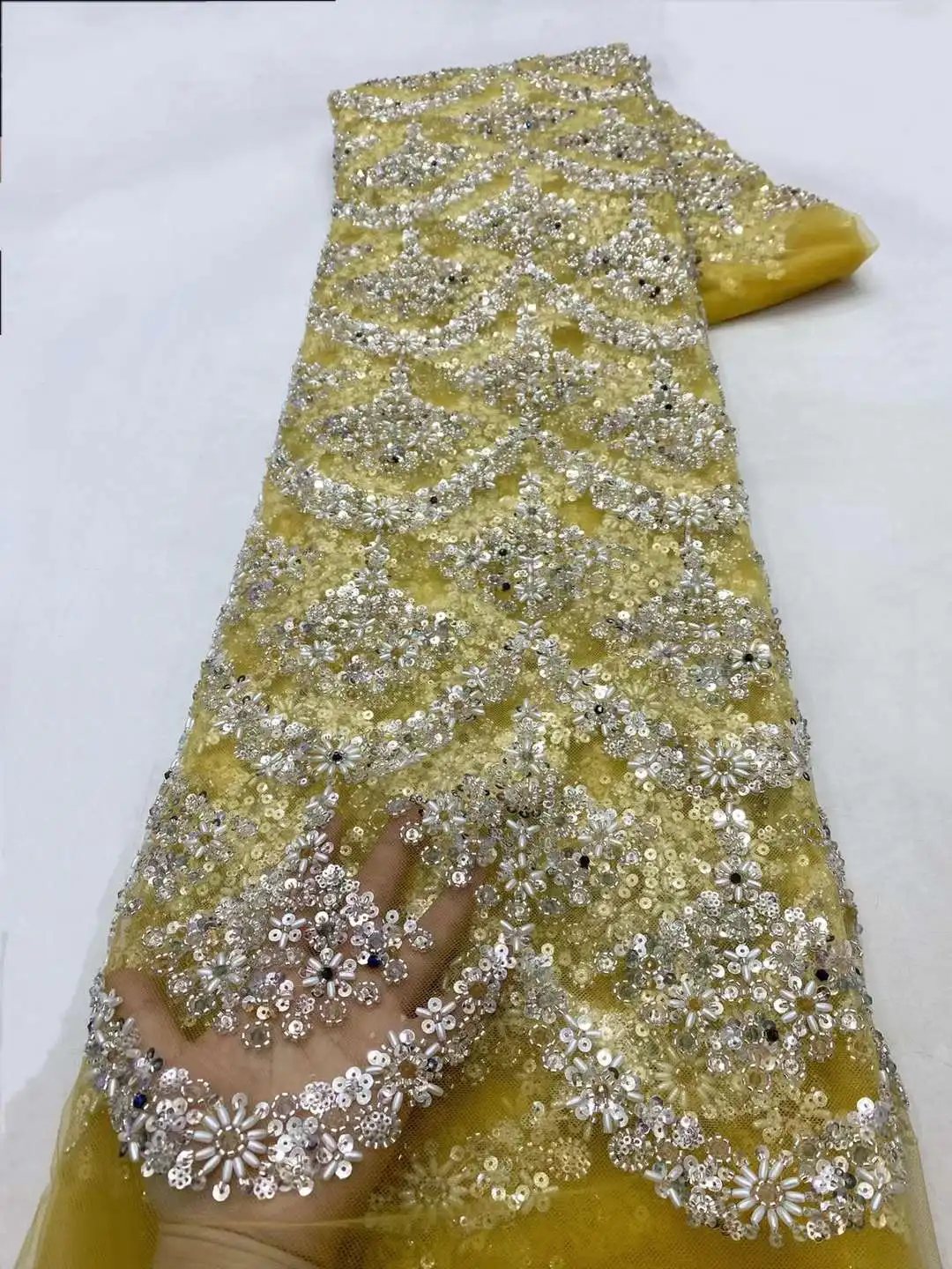 Tessuto di pizzo di perline fatto a mano francese africano rosso di alta qualità 2024 cucito paillettes ricamo Nigeria tessuto di pizzo per le donne matrimonio