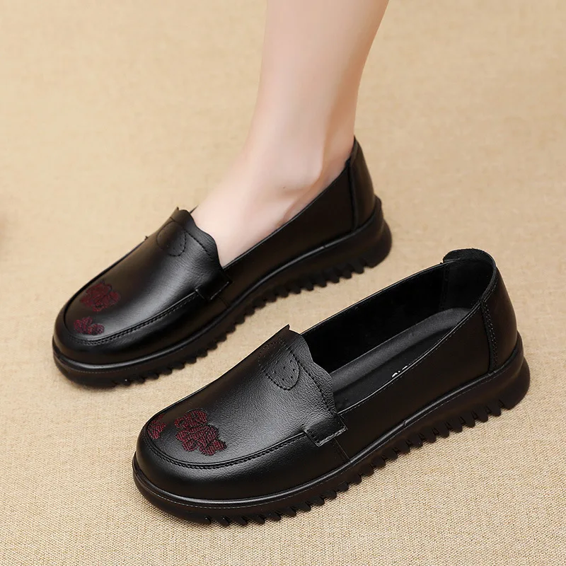 Spring Autumn New Genuine Leather Breathable Flats Ballet Shoes Woman Slip On Women Flats Ladies Casual Shoes Mother Shoes