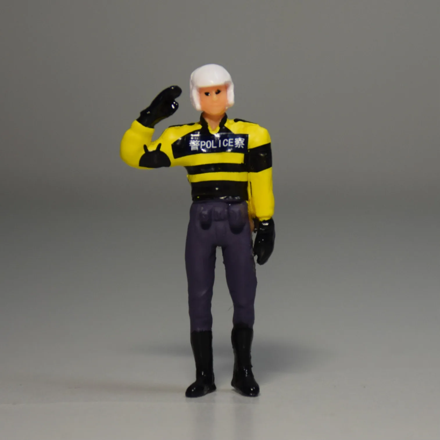 super mini minature resin 1/43   model   Police/citizen character  scene decor ornament