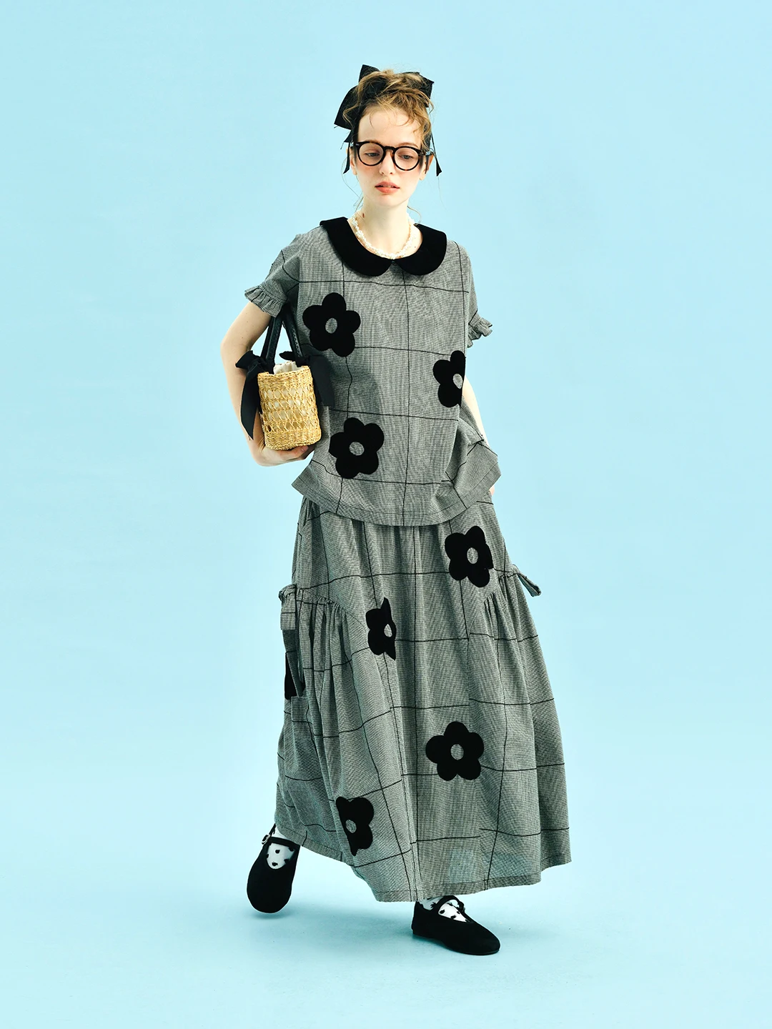 2025 ฤดูร้อนผู้หญิงเงาดอกไม้ Midi กระโปรงสีเทา Checkered เอวด้านข้างโบว์รีสอร์ท-to-Office อเนกประสงค์ชุด 255010