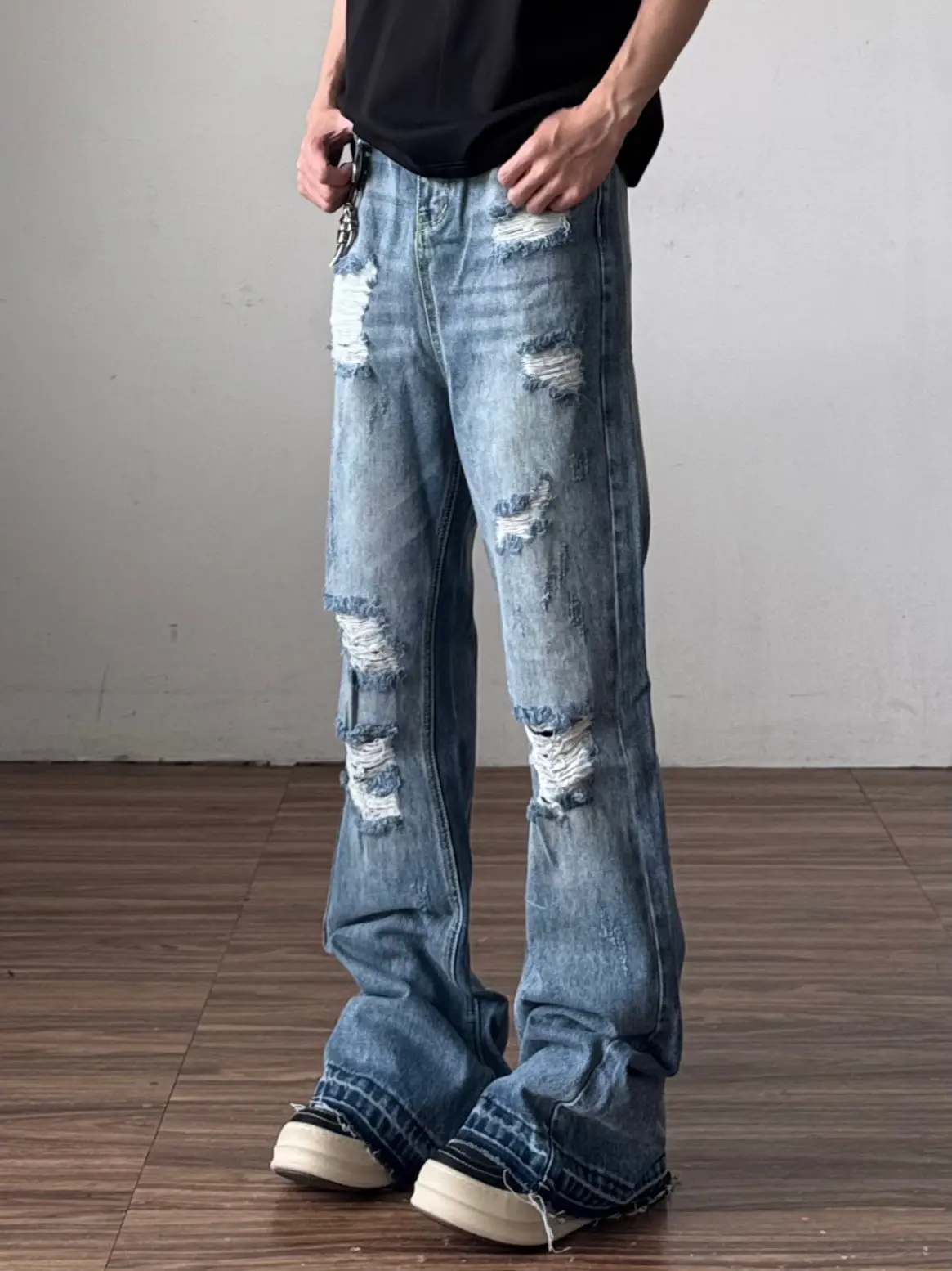 

Men's High Street Straight Leg Jeans Tear Hole Frayed Micro Flared Blue Bell Bottoms Summer Wear Durable Denim mid Waist Zipper