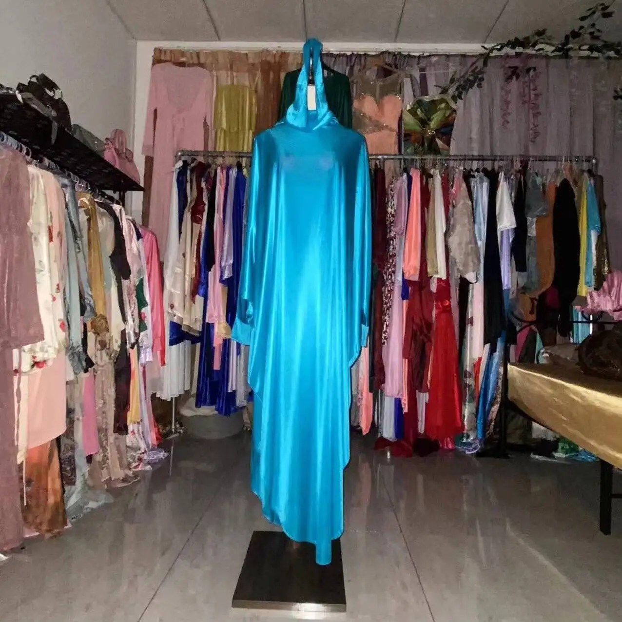 Länge 1,35 m, 40–180 kg, glänzendes Damen-Satin-Kleid mit Fledermausärmeln, lockeres Maxikleid, Übergröße, Schlaf-Pyjama-Robe