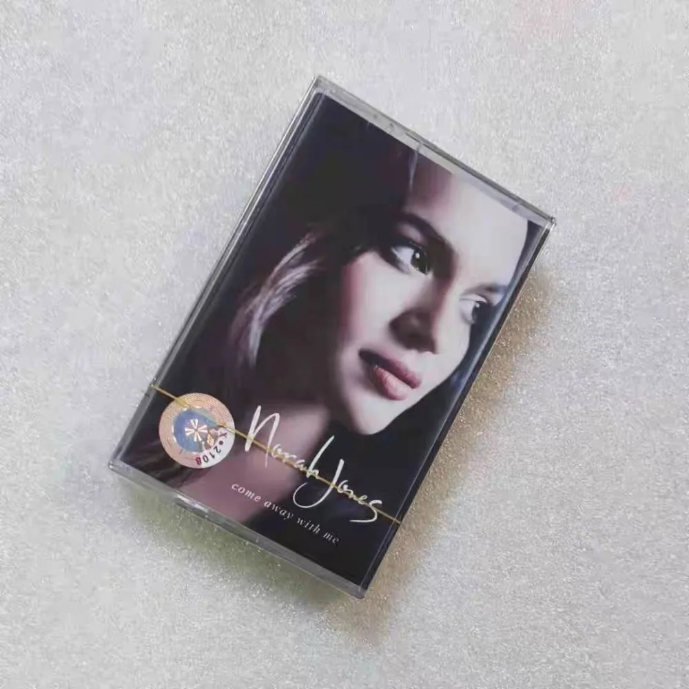 

Кассета в европейском и американском джазовом стиле, классическая вокальная версия, ретро-качество звука, универсальная аудиокассета