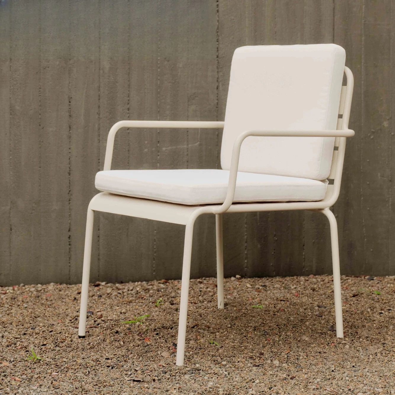 Casual Modern Outdoor Furniture Full Aluminum Garden Chair with Fiberglass Table Garden Furniture Set for Villa Hotels Resorts